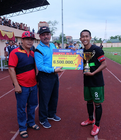  SMAN 1 Tembilahan Hulu Juarai Kejuaraan Sepakbola Antar Pelajar SMA se-Inhil